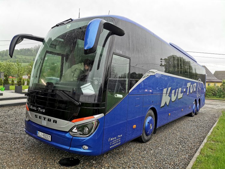 Reklama na autobusie – KUL-TUR