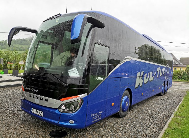 Reklama na autobusie – KUL-TUR